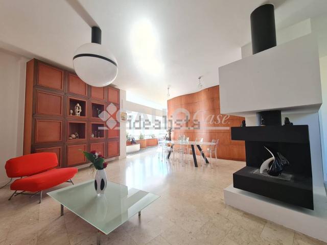 Case e ville in vendita di 425 m² in Via Tommaso Arnoni, 7