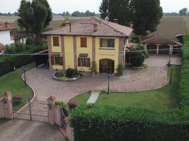 Case e ville in vendita di 425 m² in Via Torricella