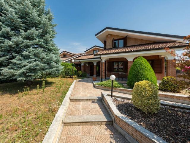 Case e ville in vendita di 425 m² in Viale Veneto