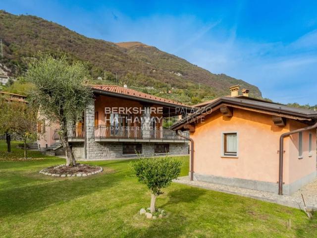 Case e ville in vendita di 425 m² in Viale Alessandro Volta