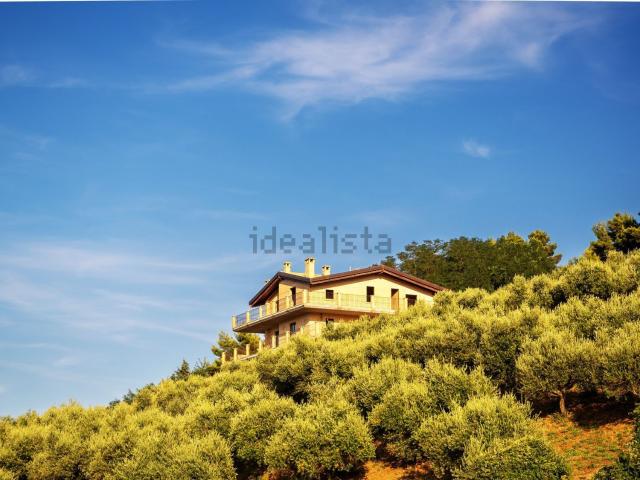 Case e ville in vendita di 425 m² in Contrada Vallescura
