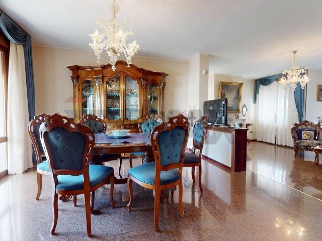 Case e ville in vendita di 426 m²