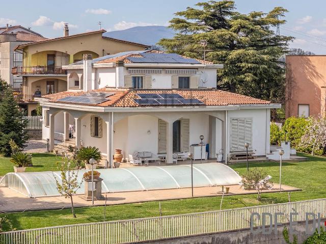 Case e ville in vendita di 426 m² in Via Peraccio