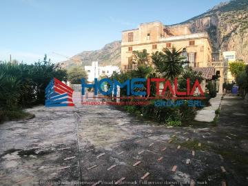 Case e ville in vendita di 426 m² in Strada Statale 113 Settentrionale Sicula