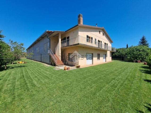 Case e ville in vendita di 428 m²
