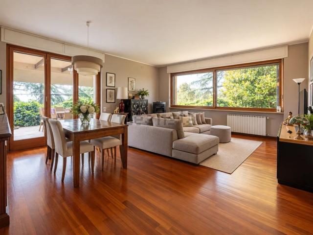 Case e ville in vendita di 428 m²