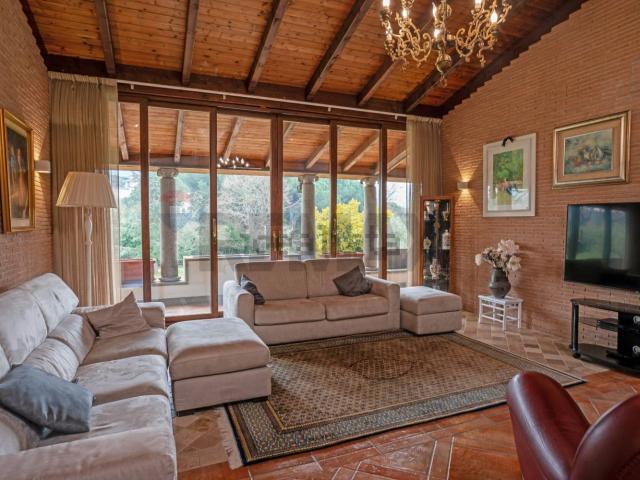 Case e ville in vendita di 429 m² in Via del Pincio, 25