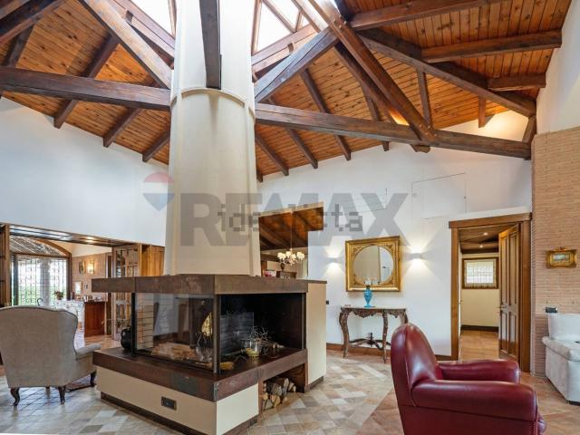 Case e ville in vendita di 429 m² in Via del Pincio, 25