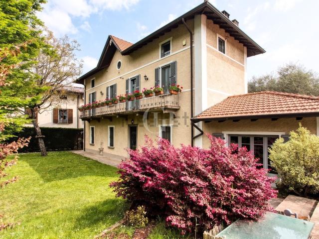 Case e ville in vendita di 430 m²