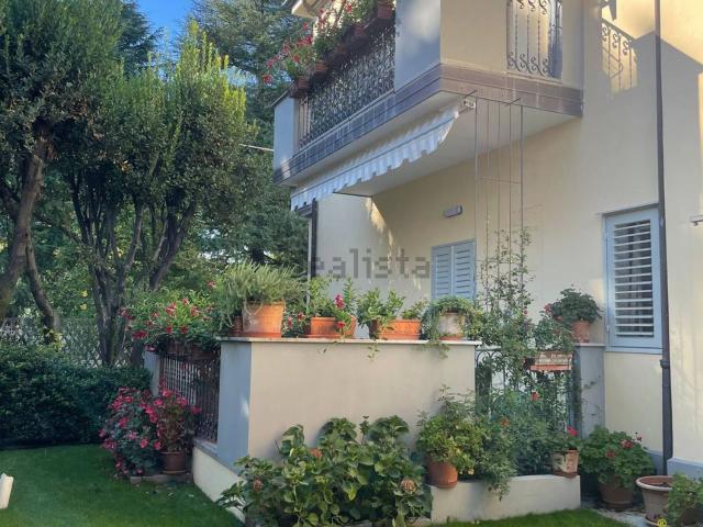 Case e ville in vendita di 430 m²