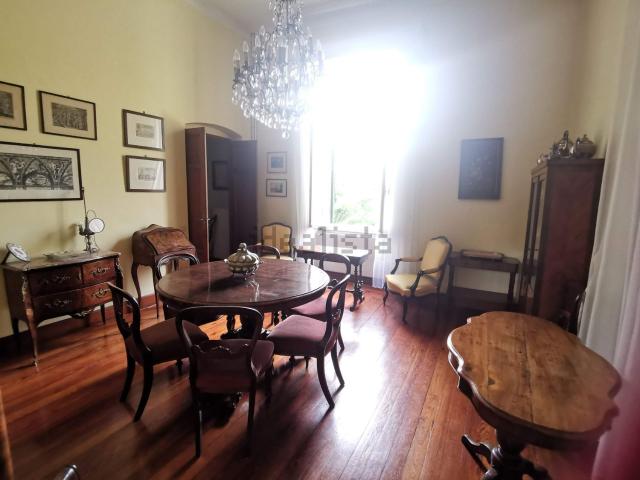 Case e ville in vendita di 430 m²