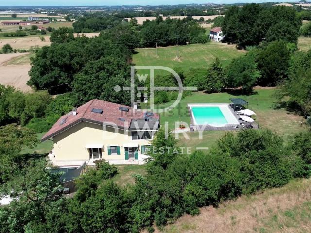 Case e ville in vendita di 430 m²