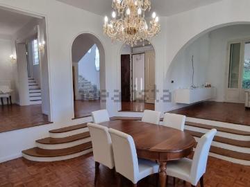Case e ville in vendita di 430 m² in Via Condotti, 56017