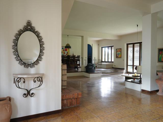 Case e ville in vendita di 430 m² in Via Cardigna, 40