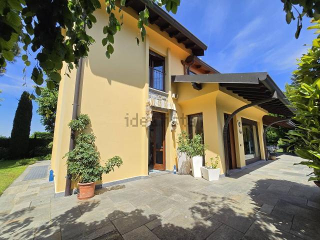 Case e ville in vendita di 430 m² in Via Castello, 25