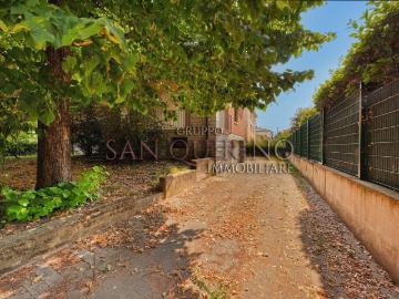 Case e ville in vendita di 430 m² in Via Giacobazzi, 107