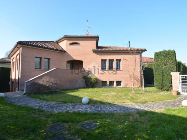 Case e ville in vendita di 430 m² in Via Giovanni da Verrazzano, 16