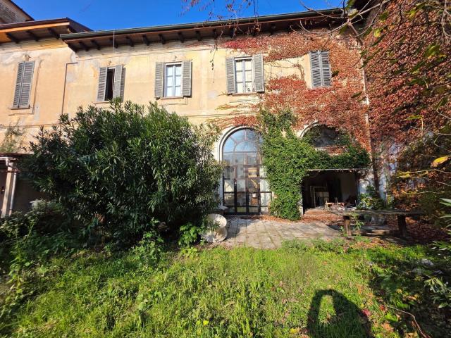Case e ville in vendita di 430 m² in Via Giovanni Venini