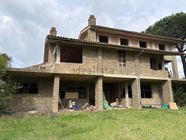 Case e ville in vendita di 430 m² in Via dell&apos Ontano