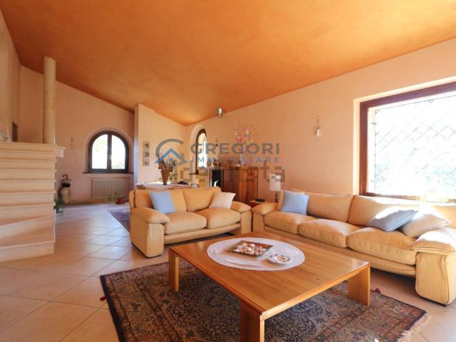 Case e ville in vendita di 430 m² in Via dell&apos Agricoltura