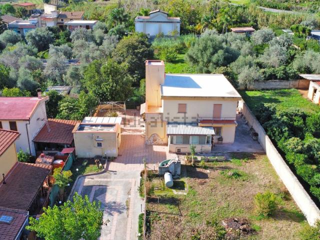 Case e ville in vendita di 430 m² in Via Filippo Brunetto, 34
