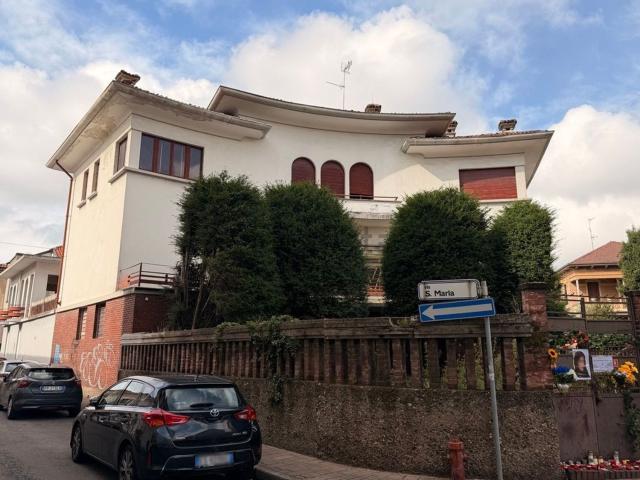 Case e ville in vendita di 430 m² in Via Madonna degli Angeli, 8