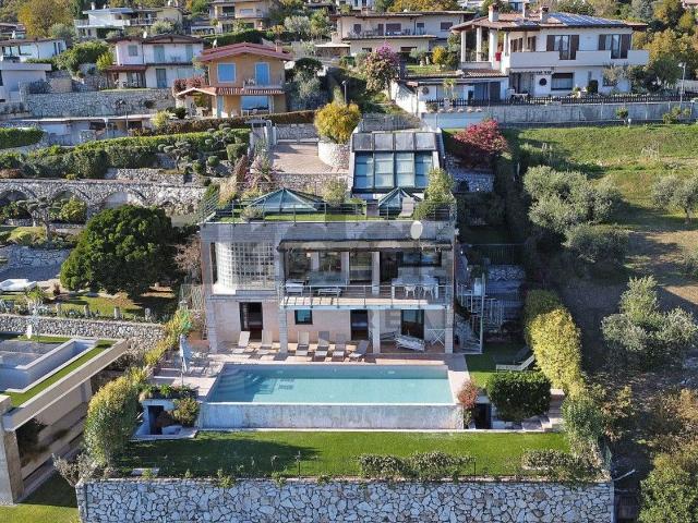 Case e ville in vendita di 430 m² in Via Mezzane