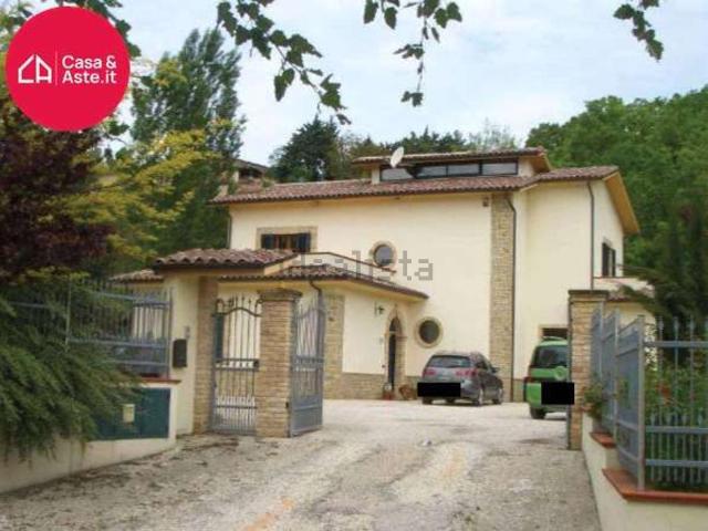 Case e ville in vendita di 430 m² in Contrada Gabella Nuova, 310