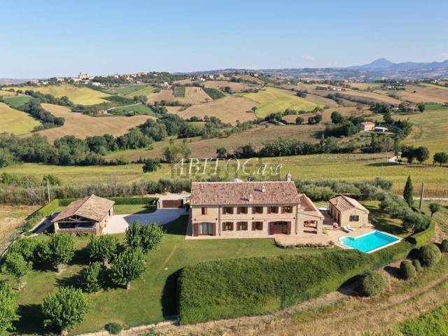 Case e ville in vendita di 430 m² in Contrada San Bartolo, 4