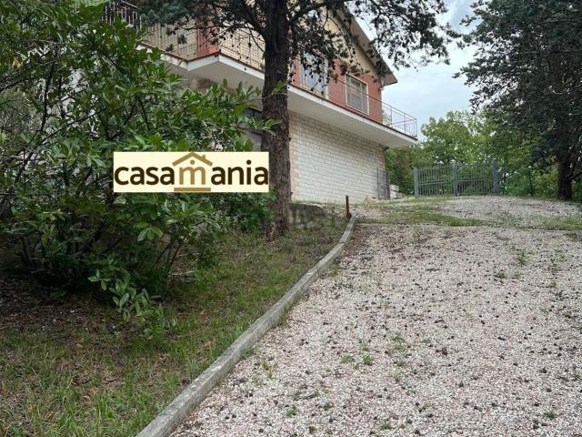 Case e ville in vendita di 430 m² in Frazione Bellisio Solfare
