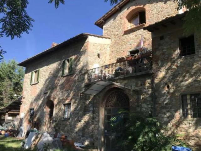 Case e ville in vendita di 430 m² in Località Poggio di Colle, 291