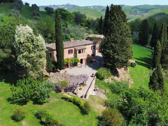 Case e ville in vendita di 430 m² in Strada MONTE OLIVETO MAGGIORE