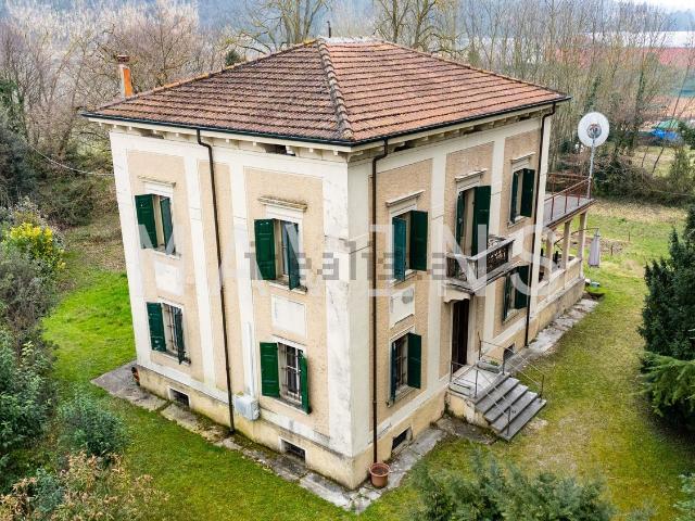 Case e ville in vendita di 430 m² in Strada Schioppe, 2