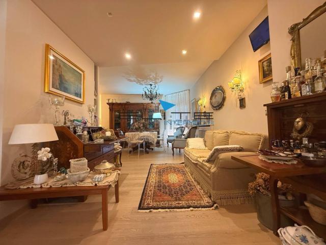 Case e ville in vendita di 430 m² in Strada Vicinale Camerlengo, 20