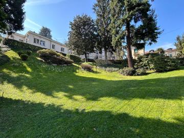 Case e ville in vendita di 431 m² in Via Giovanni Locarno, 18