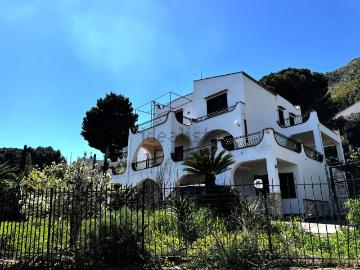 Case e ville in vendita di 431 m² in Contrada Sant&apos Onofrio
