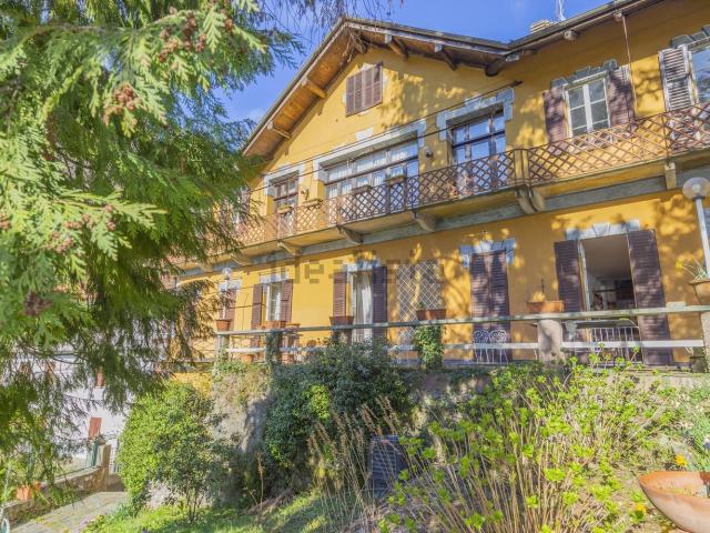 Case e ville in vendita di 431 m² in Strada Statale 34 del Lago Maggiore