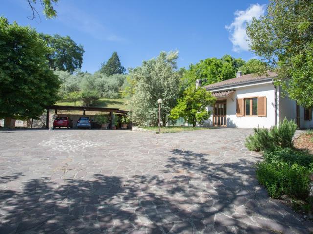 Case e ville in vendita di 431 m² in Strada vocabolo termine