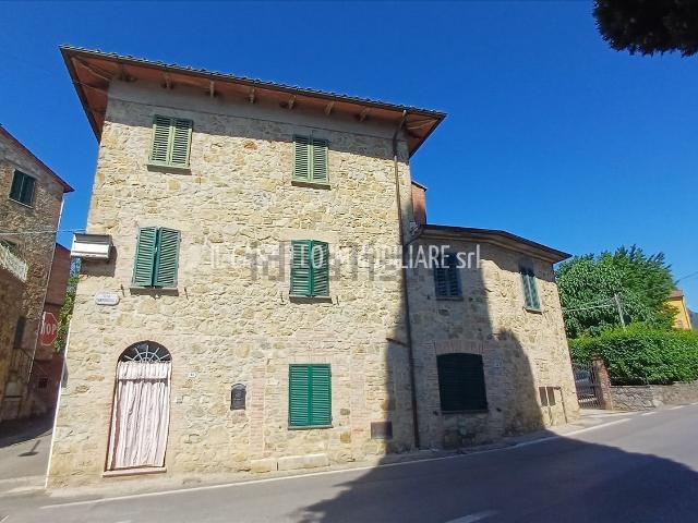 Case e ville in vendita di 432 m² in Via Camporsevoli, 13