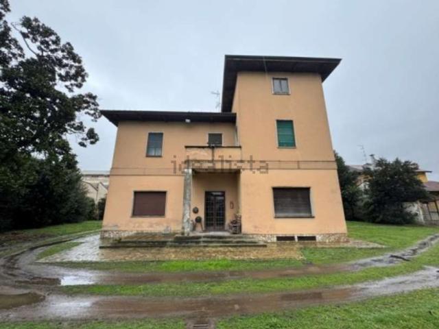 Case e ville in vendita di 432 m² in Via XXV Aprile, 58