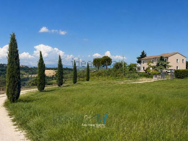Case e ville in vendita di 432 m² in Contrada Grazie Fiastra