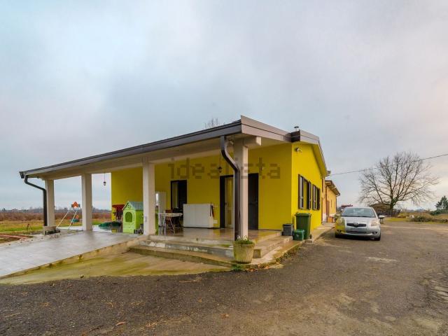 Case e ville in vendita di 432 m² in Strada delle Quattro Ville