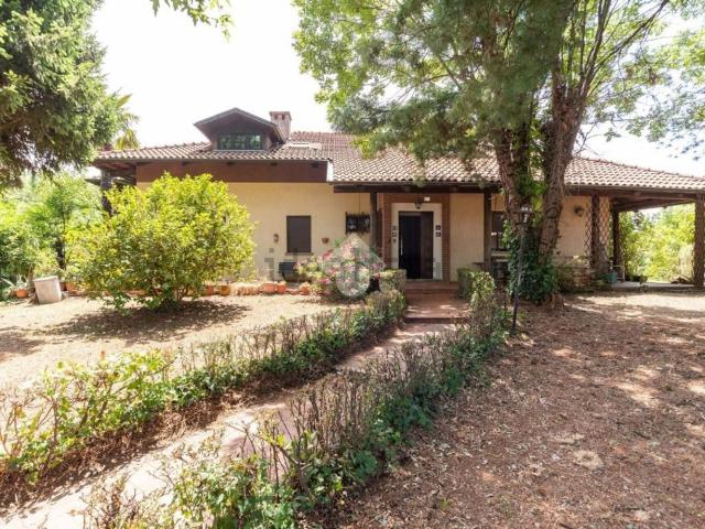 Case e ville in vendita di 433 m²