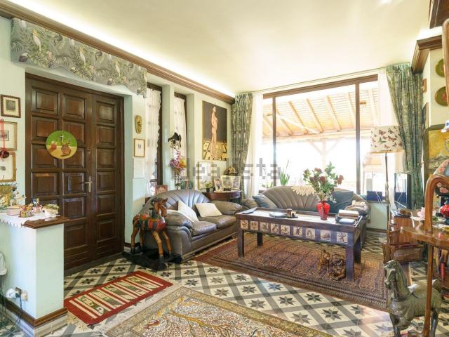Case e ville in vendita di 433 m² in Via Bruxelles, 9