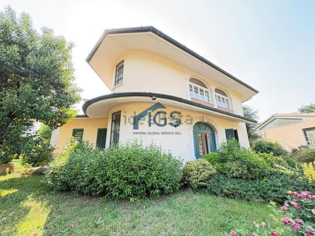 Case e ville in vendita di 433 m² in Via Santa Giulia, 3