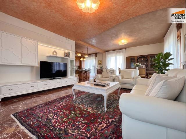 Case e ville in vendita di 434 m²