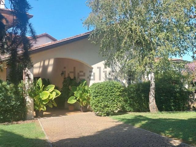 Case e ville in vendita di 434 m² in Via per Piavon