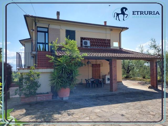Case e ville in vendita di 435 m² in Via Baco, 2