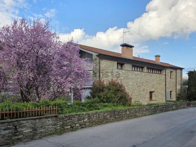 Case e ville in vendita di 435 m² in Via Giuseppe Verdi, 56