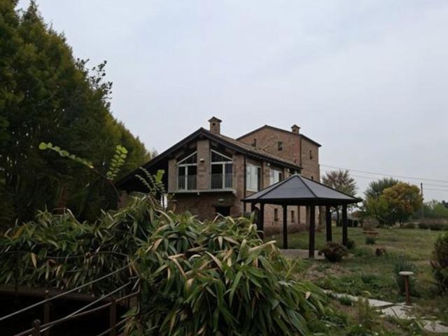 Case e ville in vendita di 435 m² in Via dei Muroni, 12